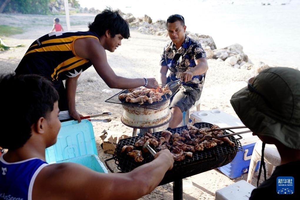 1月20日，當(dāng)?shù)厝嗽阼敽＿厽?。新華社記者 王申 攝
