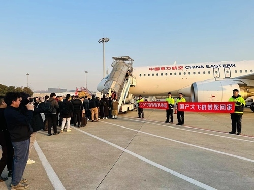2024春運第一天，東航4架C919大飛機全部投入商業(yè)運營。東航供圖