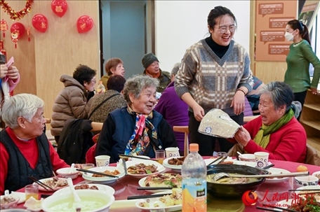 活動(dòng)準(zhǔn)備了抽獎(jiǎng)環(huán)節(jié)。人民網(wǎng)記者 葉賓得攝