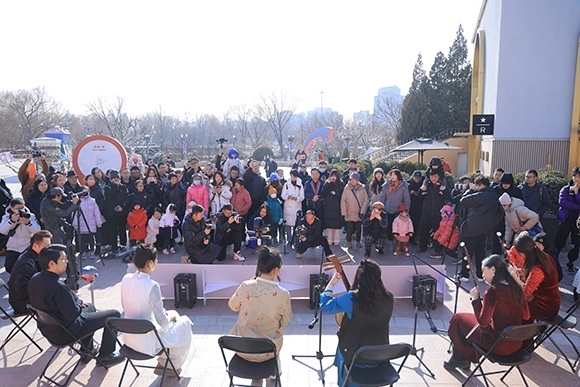 中國音樂學院“國樂快閃”演出。學校供圖