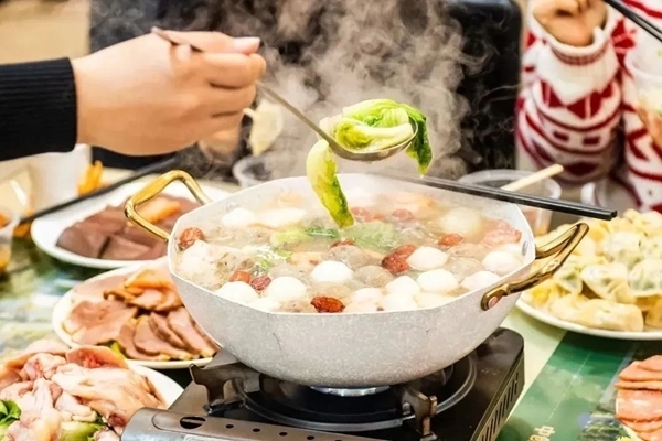 華南理工大學推出火鍋年夜飯。校方供圖