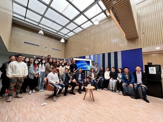 團(tuán)隊(duì)歷史照片。（中國(guó)科學(xué)院上海光學(xué)精密機(jī)械研究所供圖）