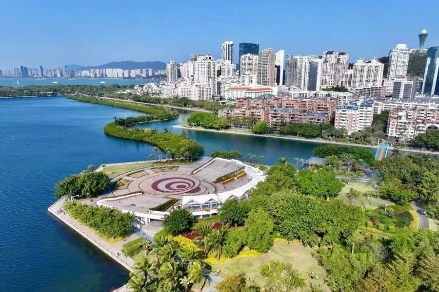 △1月24日，廈門筼筜湖白鷺洲公園及周邊城市景觀。