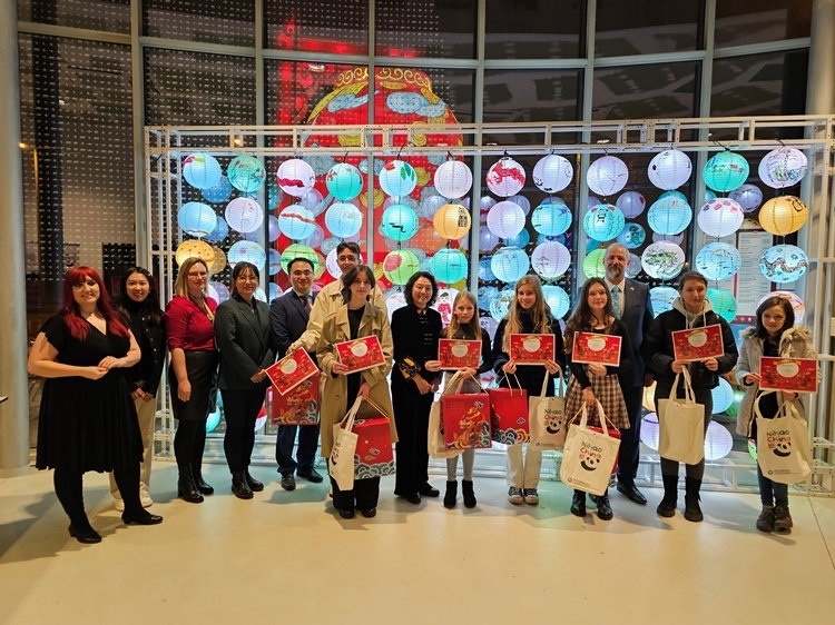 獲獎學生合影。翟朝暉攝