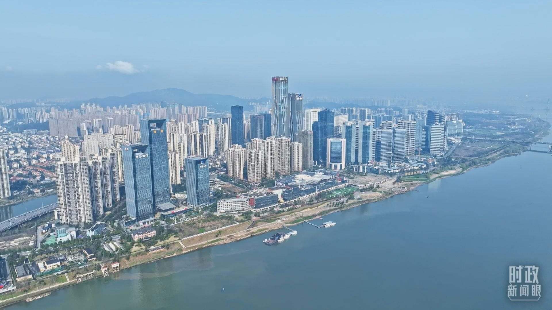 △俯瞰長沙。（總臺(tái)央視記者范凱拍攝）