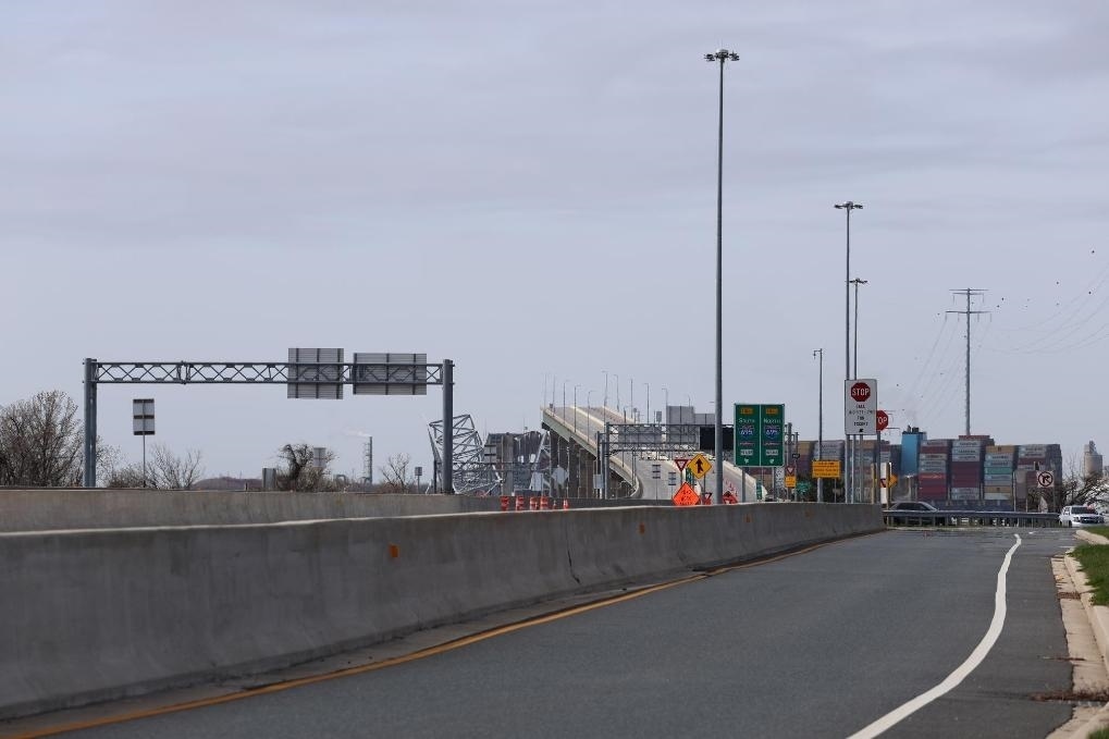 這是3月26日在美國(guó)馬里蘭州巴爾的摩拍攝的坍塌的大橋。新華社記者胡友松攝