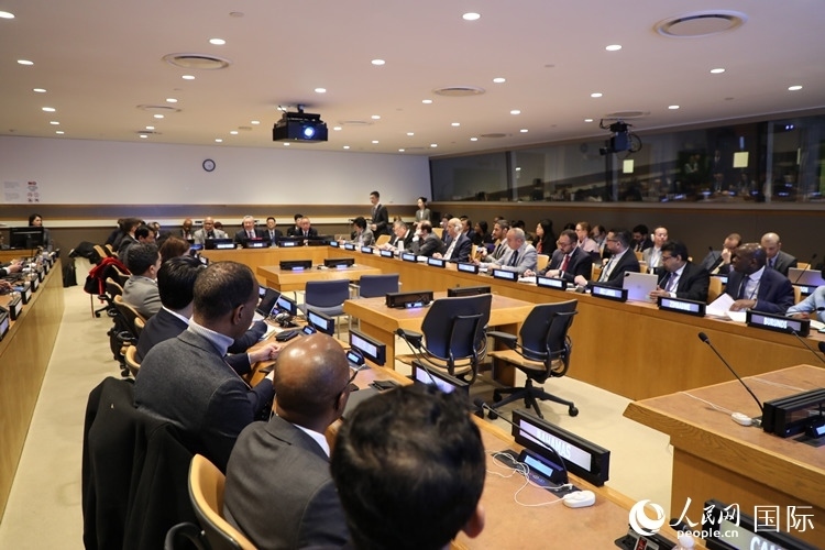 40多國常駐代表、副代表以及聯(lián)合國工發(fā)組織、糧農(nóng)組織、區(qū)域經(jīng)委會、南南合作辦公室等聯(lián)合國機構官員等100多人參加全球發(fā)展倡議之友小組高級別會議。 人民網(wǎng)記者 李志偉攝