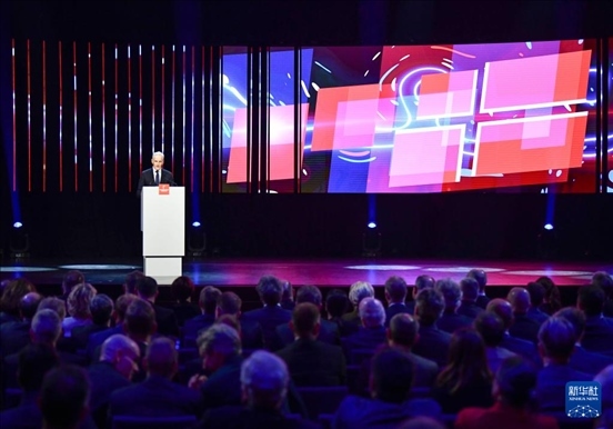 4月21日，挪威首相斯特勒在德國(guó)漢諾威工業(yè)博覽會(huì)開幕式上致辭。挪威是今年展會(huì)主賓國(guó)。新華社記者 任鵬飛 攝