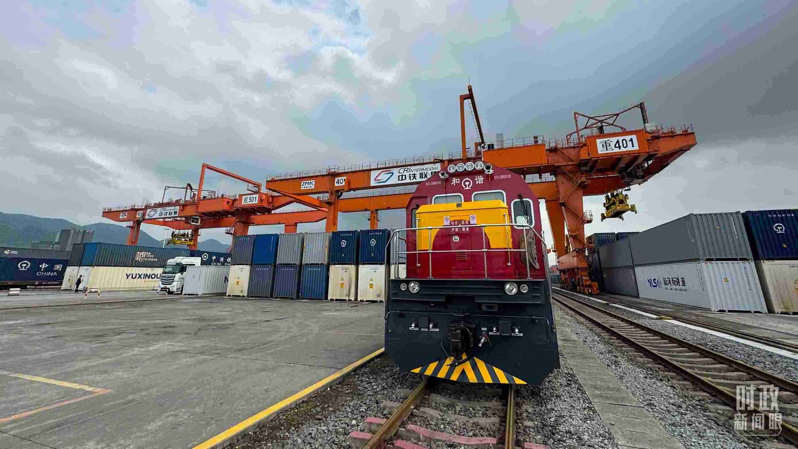 △重慶國際物流樞紐園區(qū)。（總臺(tái)央視記者許永松拍攝）