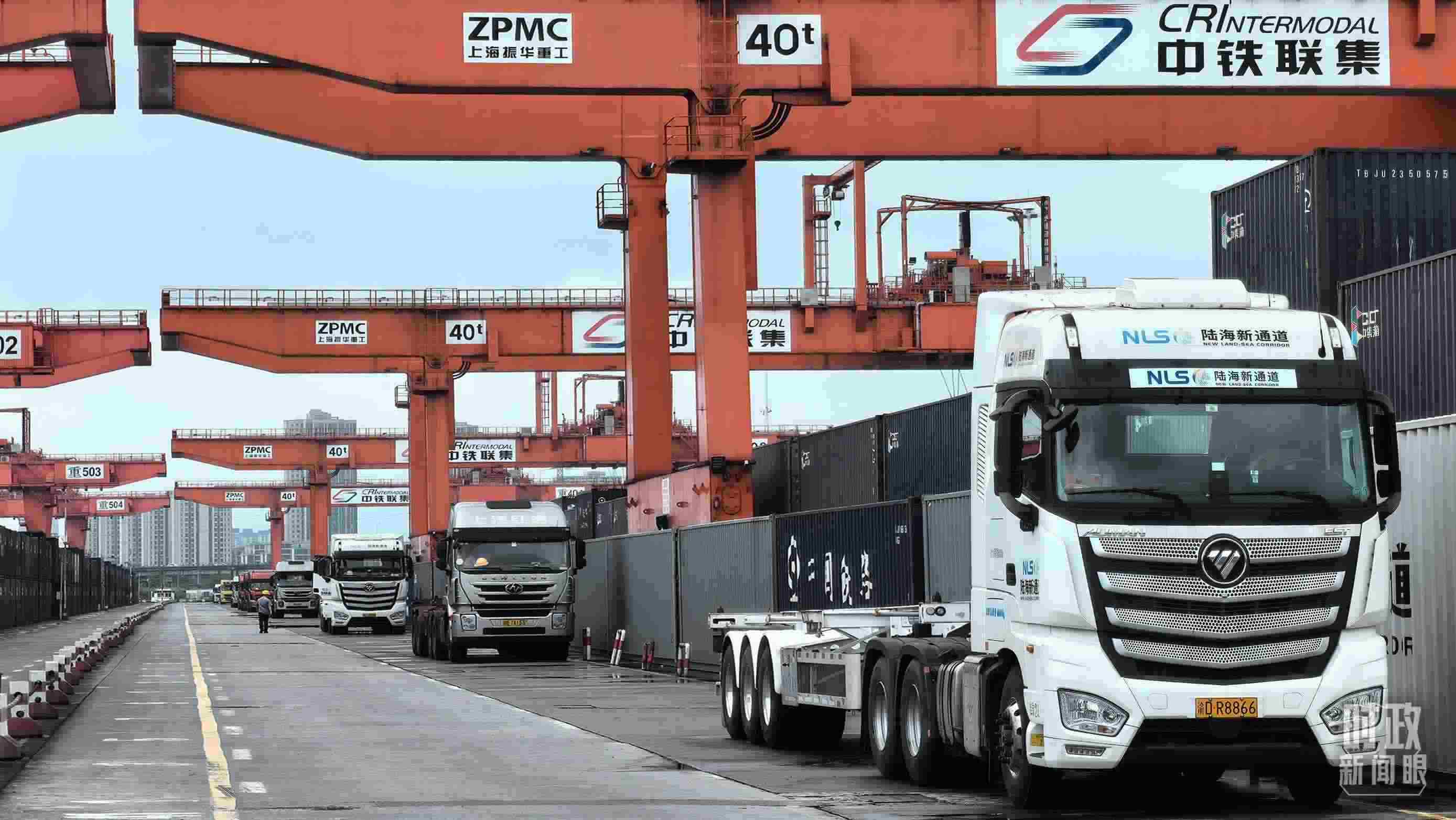 △重慶國際物流樞紐園區(qū)。（總臺(tái)央視記者趙化拍攝）