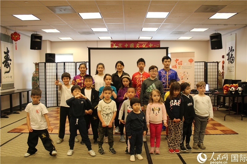 2、此次活動(dòng)是在美京中國文化中心舉辦的“中國城里品中國”系列文化活動(dòng)之一。 伊莎貝爾·羅德里格斯攝