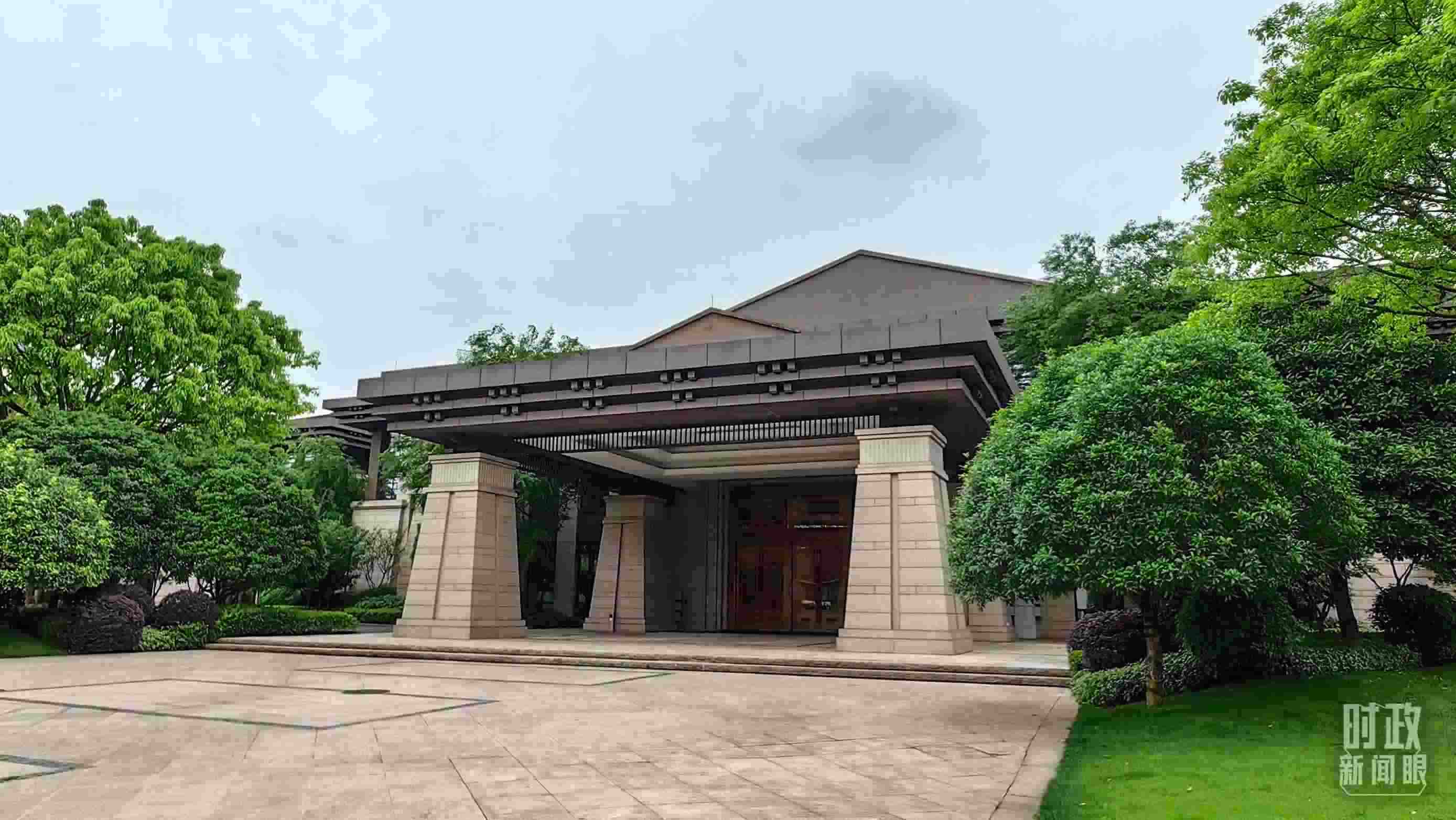 △重慶市渝州賓館，新時代推動西部大開發(fā)座談會在這里召開。（總臺央視記者段德文拍攝）