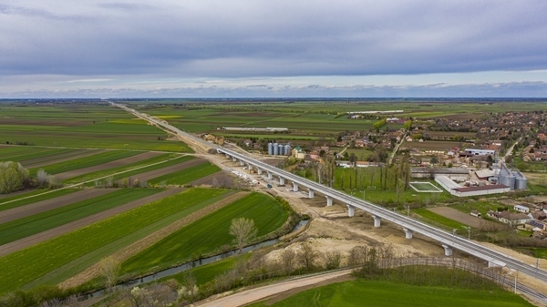 匈塞鐵路塞爾維亞境內(nèi)。中國(guó)鐵路國(guó)際有限公司供圖