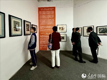 “與中國結緣：智利畫家何塞·萬徒勒里誕辰100周年”展覽在京舉行。人民網記者 周雨攝