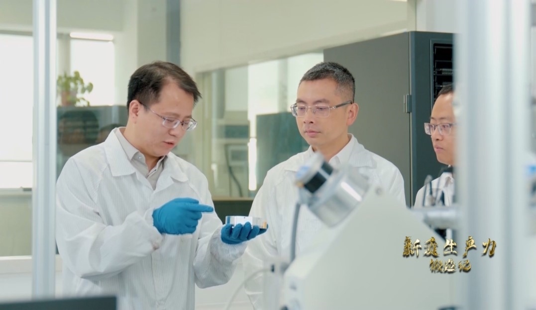 長沙巴斯夫杉杉電池材料研究院，正在進(jìn)行電池材料研究。