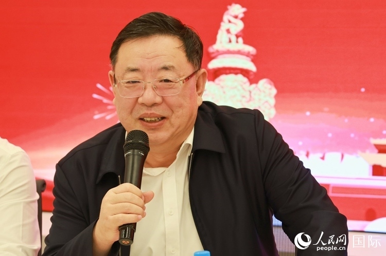 山東省泰安市委書記、市人大常委會主任楊洪濤在座談會上致辭。人民網(wǎng)記者 陳海琪攝