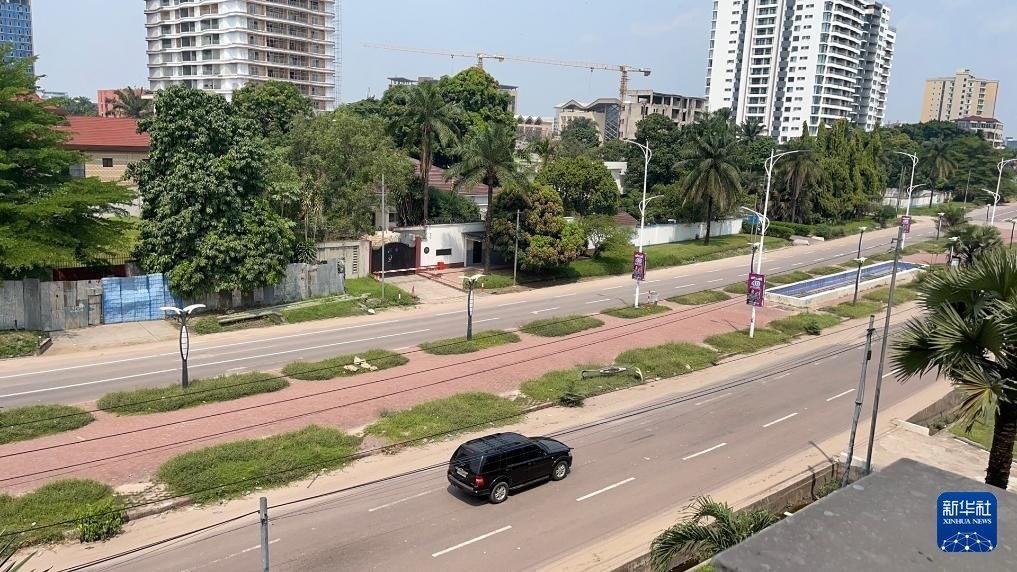 這是5月19日在剛果（金）首都金沙薩拍攝的街景（手機(jī)照片）。新華社發(fā)