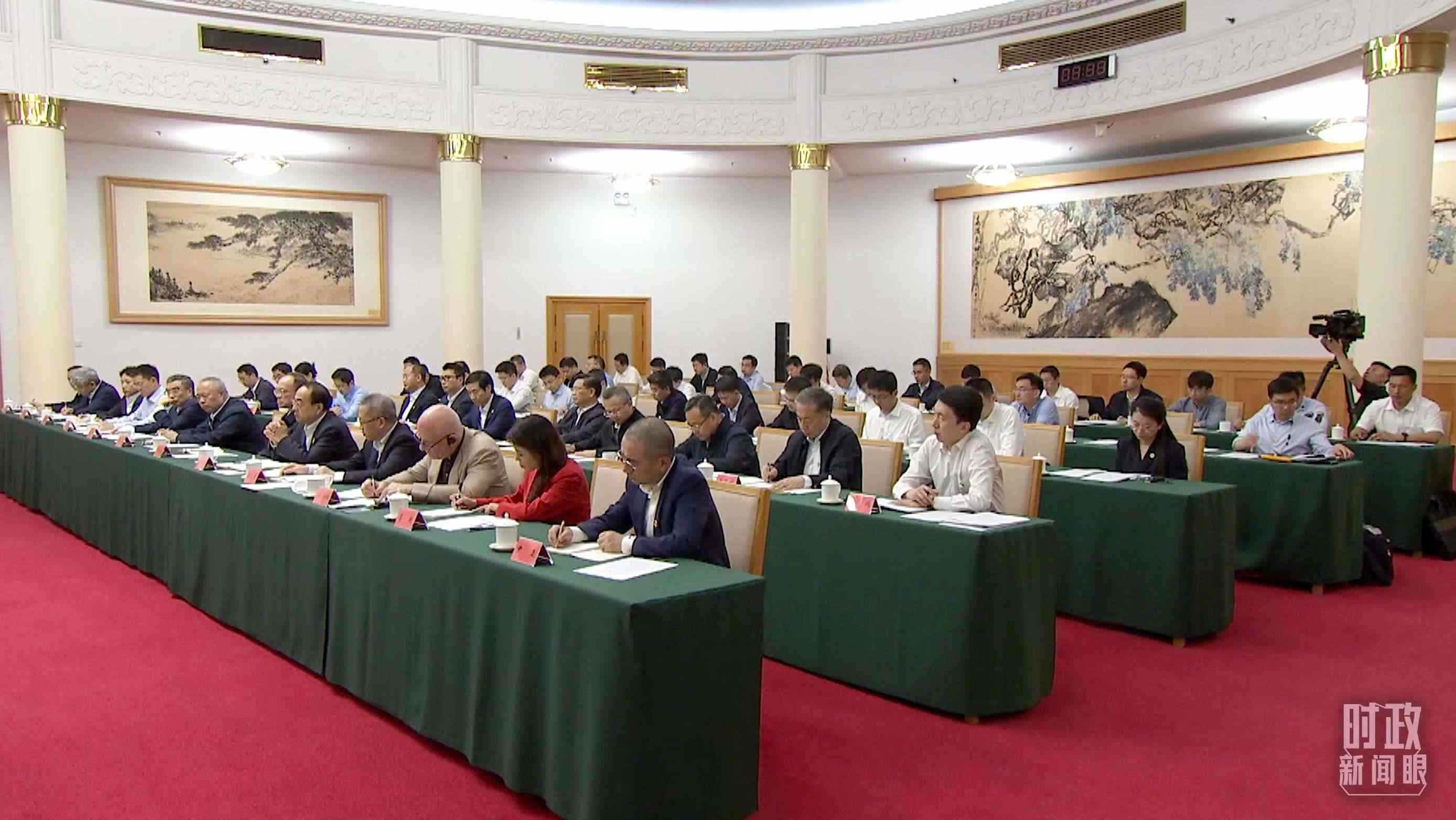 企業(yè)和專家座談會現場。