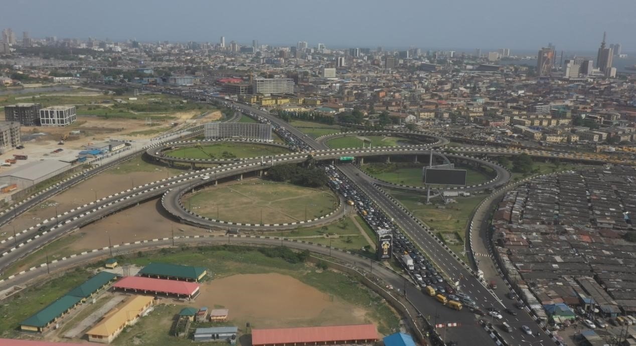 新修復(fù)的尼日利亞拉各斯三號橋鳥瞰圖。中國土木尼日利亞有限公司供圖