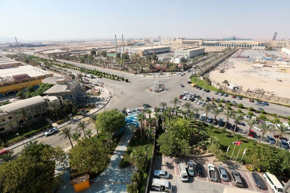 這是2023年8月10日在埃及蘇伊士省拍攝的中?！ぬ┻_(dá)蘇伊士經(jīng)貿(mào)合作區(qū)。新華社記者 隋先凱 攝