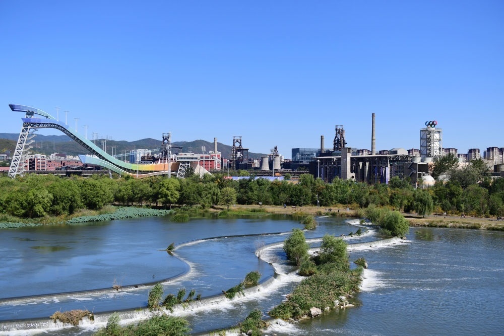在北京首鋼園附近拍攝的永定河（2022年10月4日攝）。新華社記者 張晨霖 攝