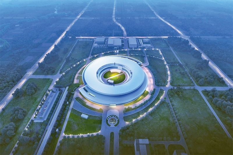 近年來，長三角各省市牢牢把握高質(zhì)量發(fā)展這個首要任務(wù)，因地制宜培育和發(fā)展新質(zhì)生產(chǎn)力，朝著世界級城市群目標(biāo)邁進。圖為第四代大科學(xué)裝置“合肥先進光源”的效果圖（資料圖片）。 新華社發(fā)（中國科學(xué)技術(shù)大學(xué)國家同步輻射實驗室供圖）