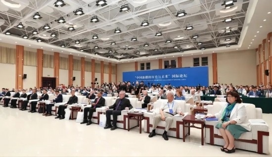 6月12日，“中國(guó)新疆的歷史與未來(lái)”國(guó)際論壇在喀什舉辦。（圖片來(lái)源：民族畫(huà)報(bào)）