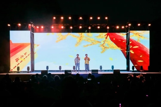 歌曲《啟程》演出現(xiàn)場(chǎng)。供圖：日照職業(yè)技術(shù)學(xué)院