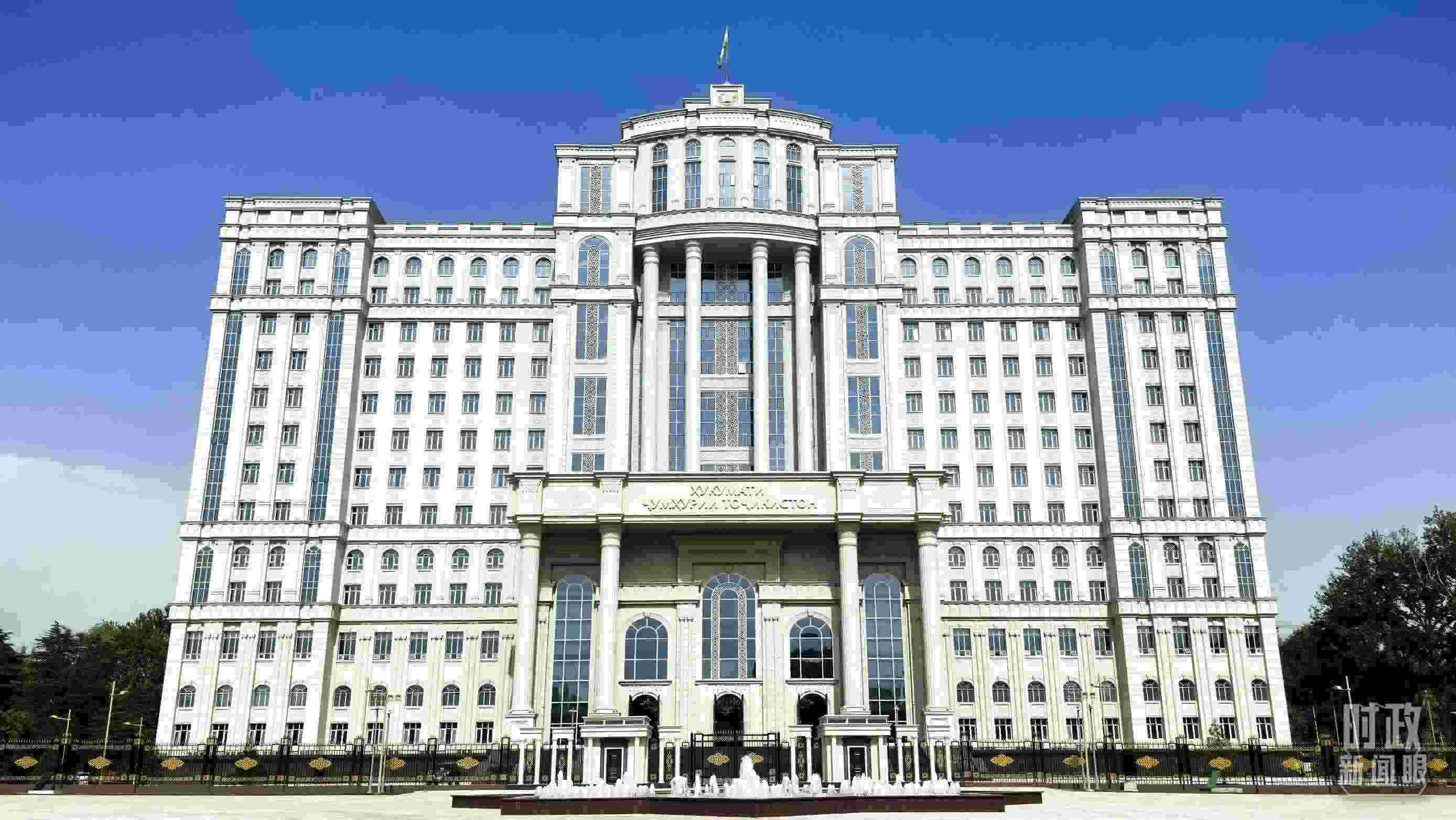 △中方援建塔政府大樓。（總臺(tái)央視記者鄂介甫拍攝）