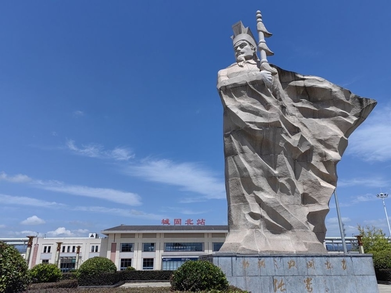 張騫雕塑。新華社記者 孫正好 攝