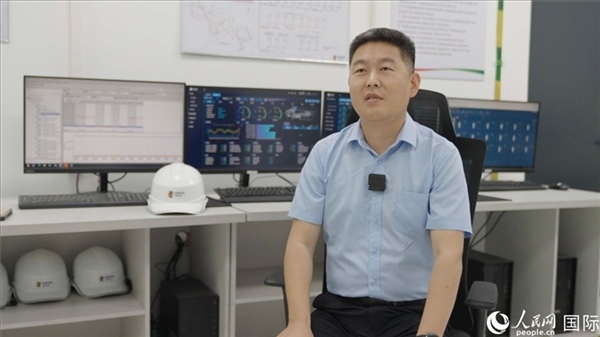 哈薩克斯坦能源投資公司副總經(jīng)理、總工程師張亮在接受人民網(wǎng)記者采訪。 人民網(wǎng)記者 葛泰佚攝