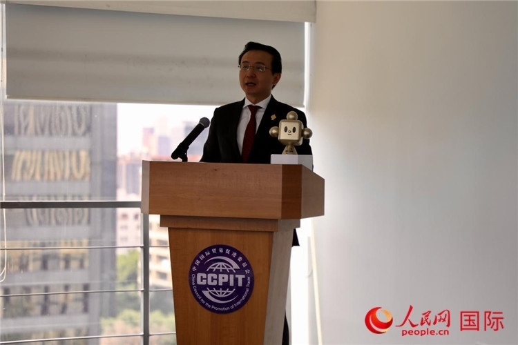 中國駐墨西哥大使張潤發(fā)表講話。人民網 埃內斯托·多明戈斯攝