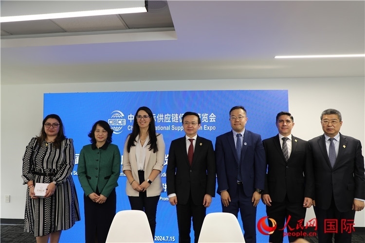 嘉賓合影。人民網 埃內斯托·多明戈斯攝