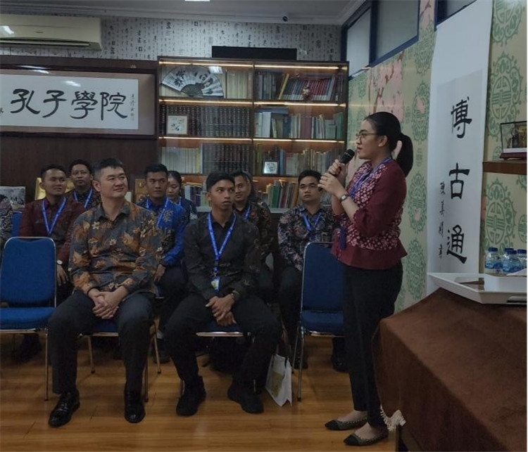 警察學(xué)員用漢語進(jìn)行自我介紹 ?；顒?dòng)主辦方供圖