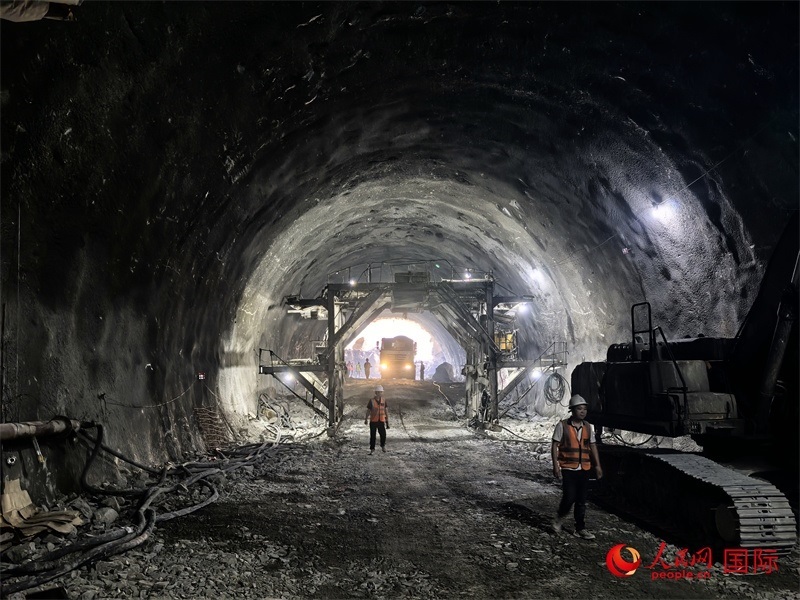 隧道施工現(xiàn)場圖片。人民網(wǎng) 賽義德·邁赫迪攝