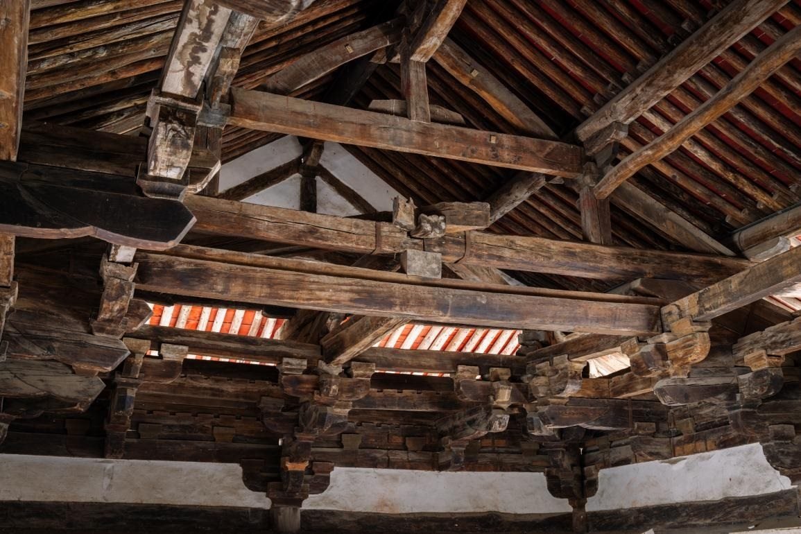 崇明寺特殊的木質(zhì)“斷梁”結(jié)構(gòu)。蘇唐詩攝