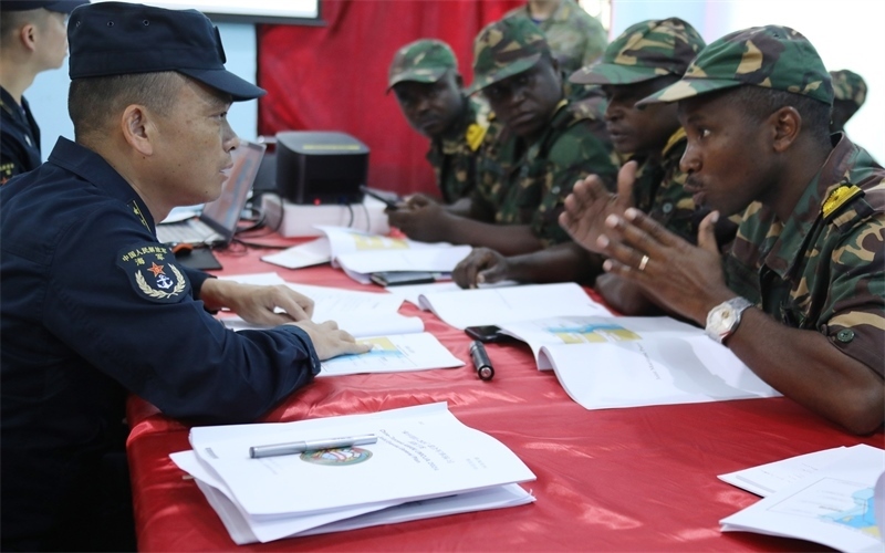 聯(lián)合導(dǎo)演部磋商。崔曉洋攝