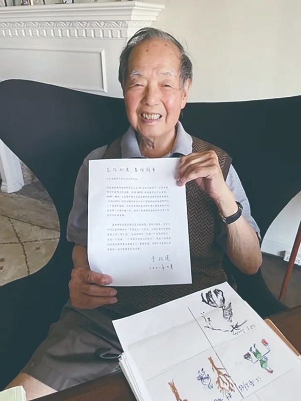 李政道先生曾面對鏡頭展示給中國高能物理事業(yè)的寄語。圖片來源：中國科學(xué)報