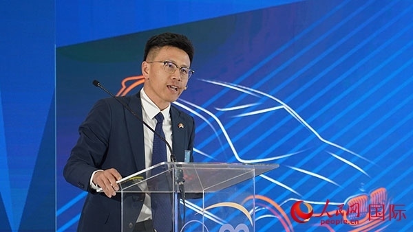 延鋒彼歐南非公司總經(jīng)理張鑫致辭。人民網(wǎng) 張茜攝