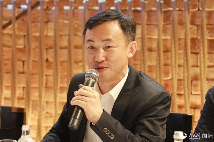 中國駐里約熱內(nèi)盧代總領(lǐng)事王海濤在座談會上致辭。人民網(wǎng)記者 陳海琪攝