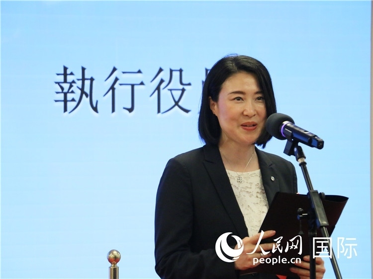 日本航空株式會(huì)社執(zhí)行役員西原口香織致辭。人民網(wǎng) 許可攝