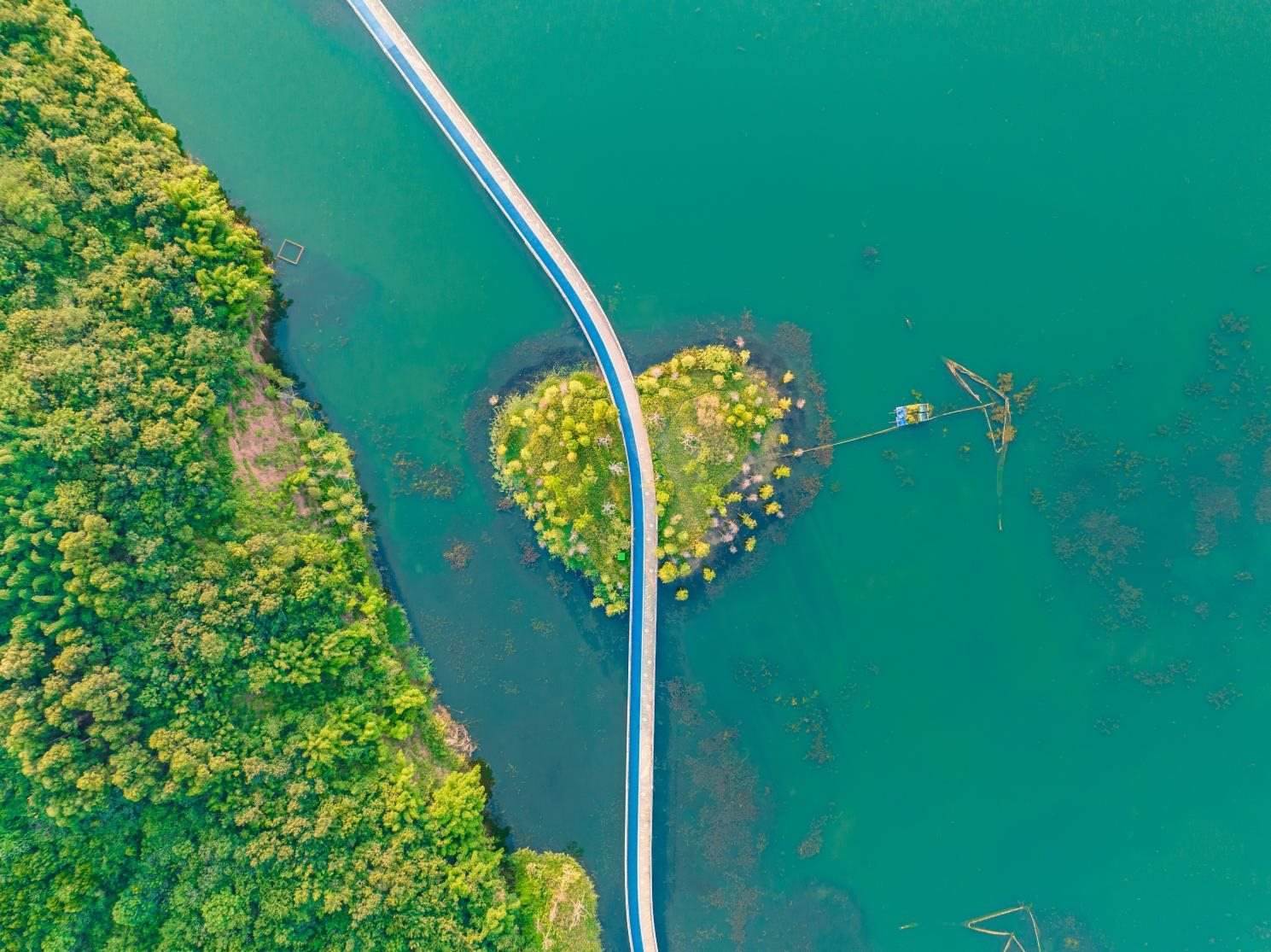 興隆湖棧道。四川天府新區(qū)融媒體中心供圖 攝影：馬驥）
