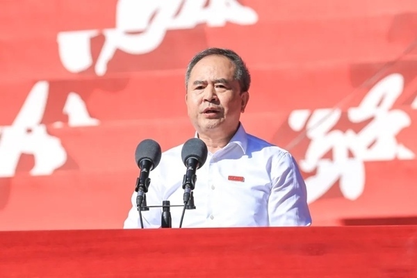 中國科學院院士、大連理工大學校長賈振元在2024級新生開學典禮上致辭。校方供圖