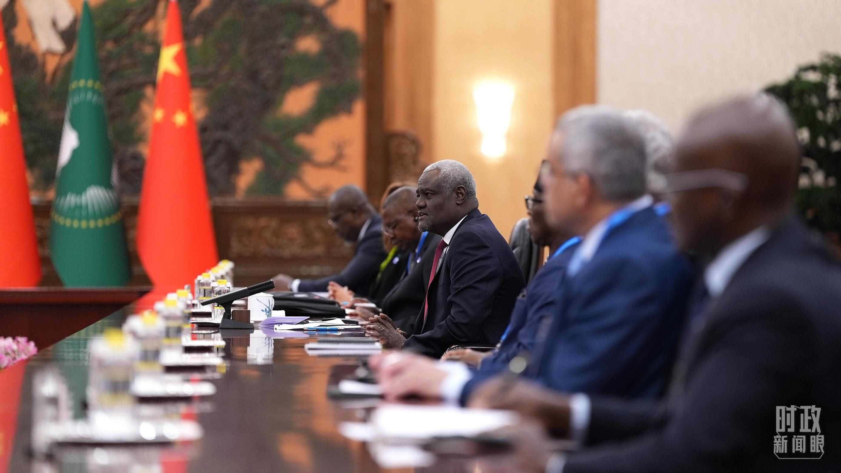  △正在參加會晤的非盟委員會主席。（總臺央視記者彭漢明拍攝）