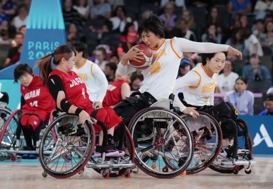 巴黎殘奧會(huì)｜“撞車、摔倒，我們都習(xí)慣了”