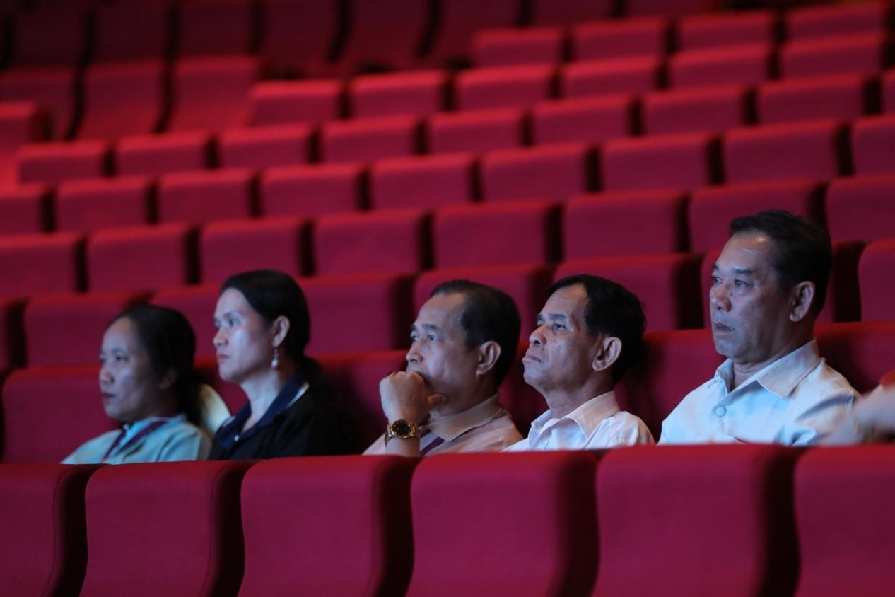 亞洲媒體考察團在觀眾席就座?！吨袊?jīng)濟周刊》記者 肖翊攝