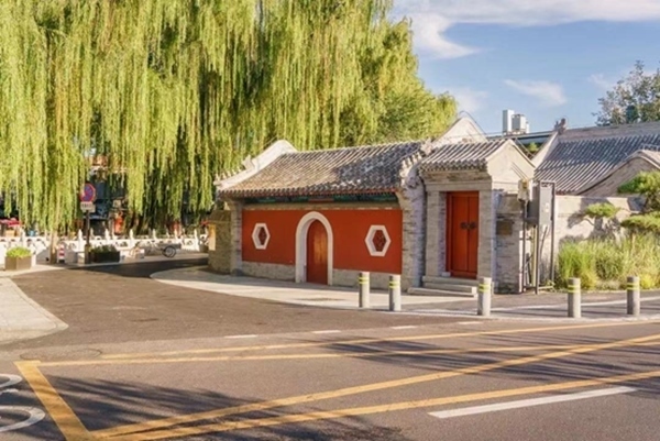 北京建筑大學(xué)古建保護(hù)與利用專業(yè)師生對(duì)北京德勝門內(nèi)大街開展空間品質(zhì)綜合提升項(xiàng)目，圖為項(xiàng)目竣工后的實(shí)景圖。校方供圖