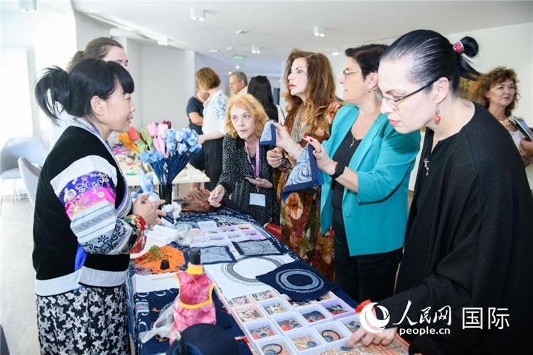 蠟染展示。傅永山攝