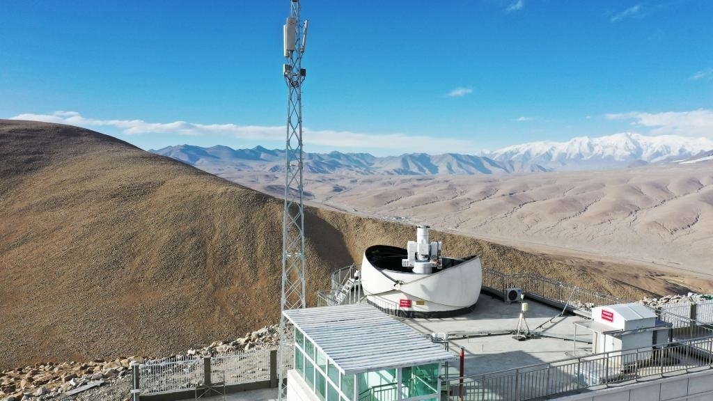 正在運行的塔縣星地激光通信地面站。（中國科學院空天信息創(chuàng)新研究院供圖）