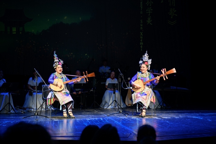 歌曲《月下情歌》。傅永山 攝